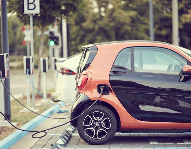Introduction to the Electric Vehicle Industry