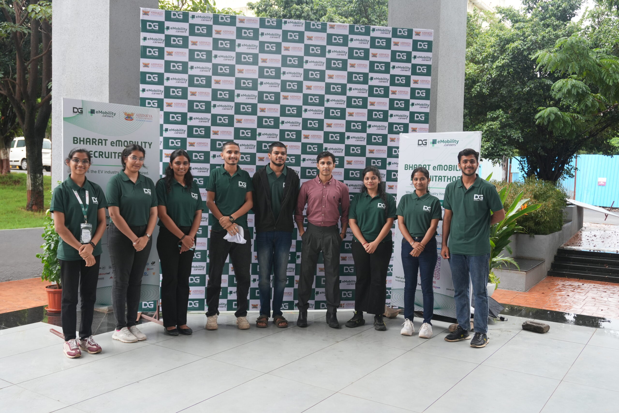 DIYguru volunteer team