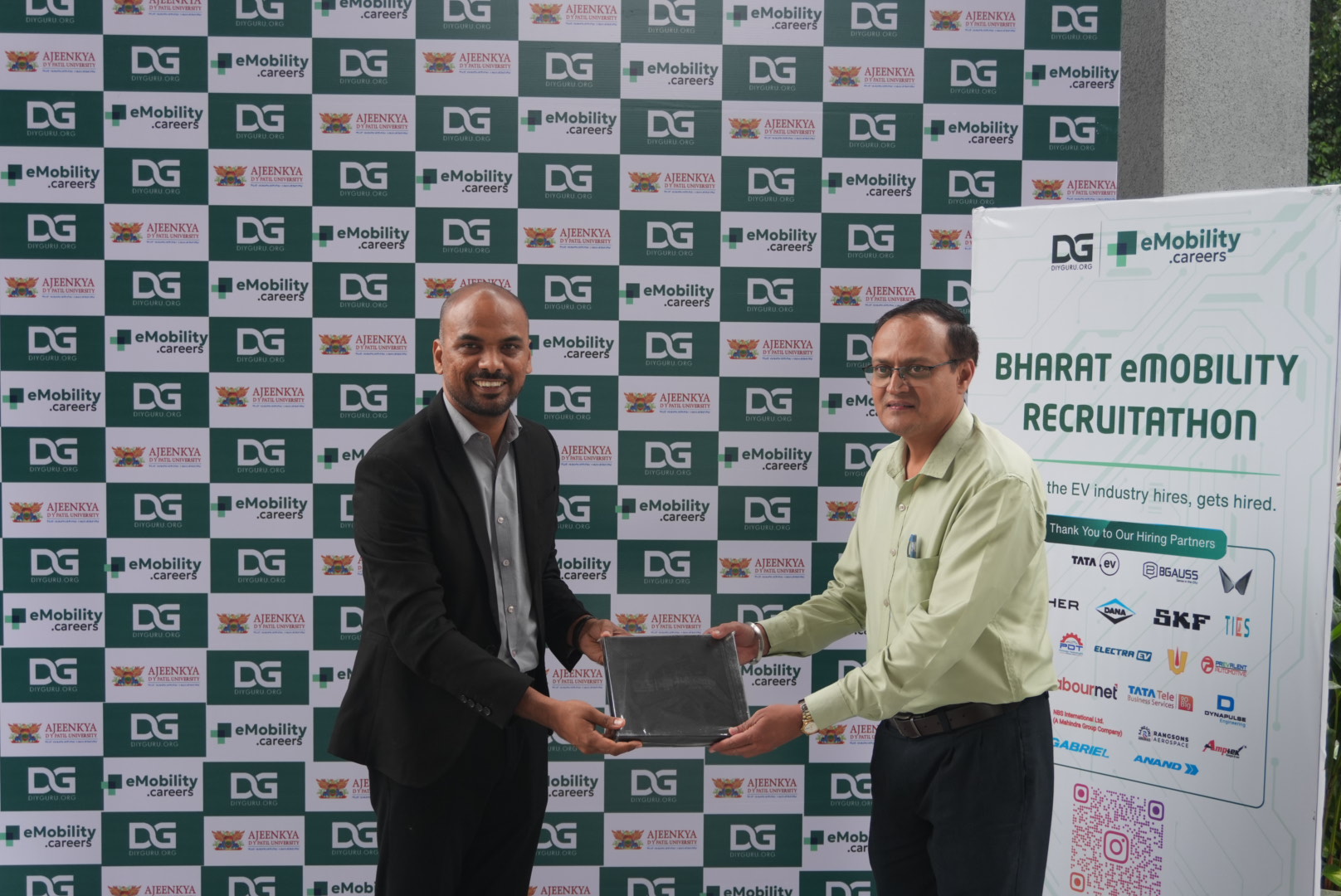 MoU signing ceremony at the Recruitathon